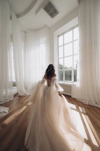 Bride Wedding Dress Front Window — Stock Photo, Image