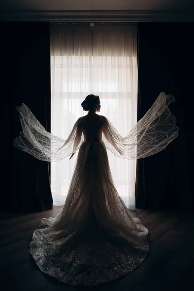 Braut Brautkleid Vor Dem Fenster — Stockfoto