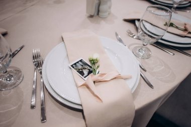 Şenlik masası yakın planda.