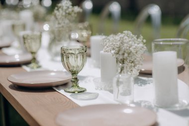 Düğünde ziyafet masası.