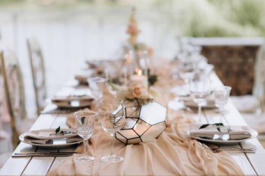 Düğünde ziyafet masası.