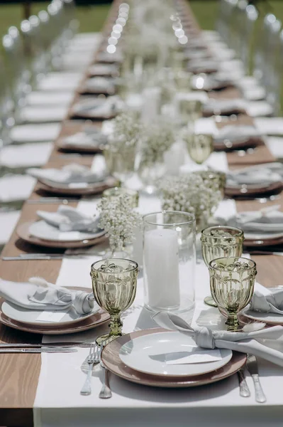 Düğünde ziyafet masası.