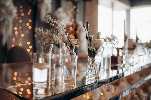 Elegante Arreglo Floral Alto Decoración Mesa Banquete Boda — Foto de Stock
