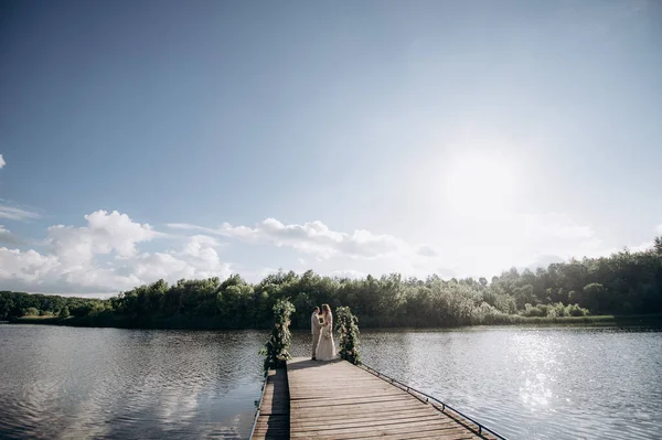 Rıhtımda düğün töreni
