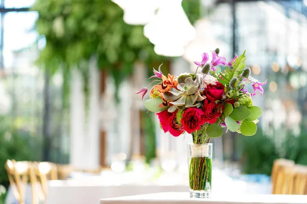 Весільний Букет Красивий Букет Квітів Троянд Сукулентів Орхідей Будяків Весільні — стокове фото