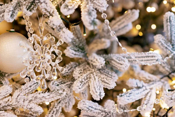 Natal Ano Novo Fundo Árvore Decorada Com Luzes Decoração Cristal — Fotografia de Stock