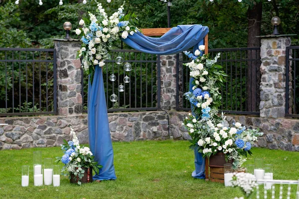 Lugar Para Una Ceremonia Boda Aire Libre Arco Rústico Madera — Foto de Stock