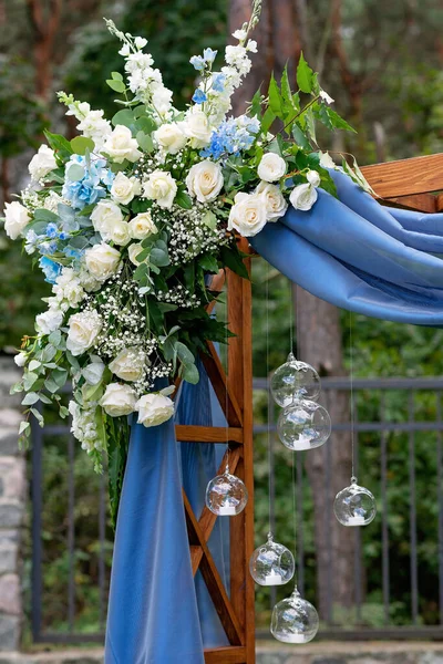 Lugar Para Una Ceremonia Boda Aire Libre Arco Rústico Madera — Foto de Stock