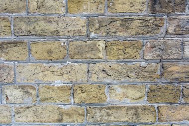 Tuğla duvar sarı