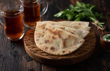 Türk gözlüklü yassı ekmek