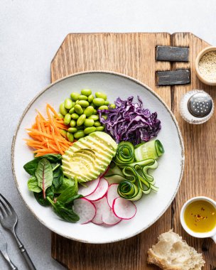 Vejetaryen Buda kasesi ve sebze.