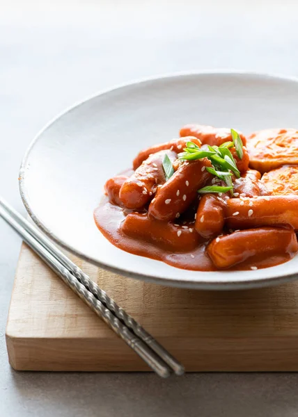 Tteokbokki, rice stick in spicy sauce, traditional korean cuisine Royalty Free Stock Photos