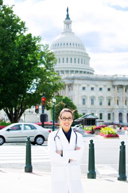 washington dc sokaklarında üzerine doktor