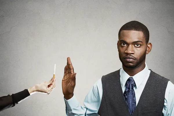 Man says no to smoking — Stock Photo, Image