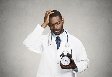 çalar saat tutan doktor vurguladı