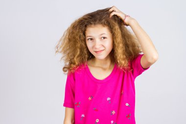 küçük kız başını çizilmemesi karıştı