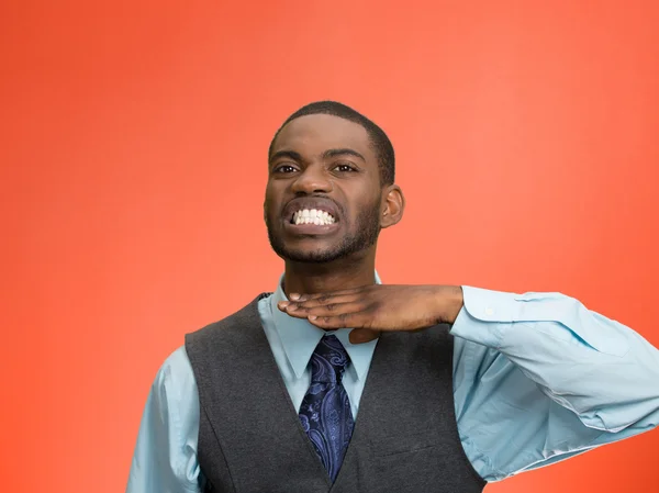 Un cadre en colère gesticulant avec les mains pour arrêter, arrête. — Photo