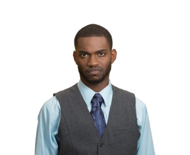 Huysuz, şüpheci, memnun adam