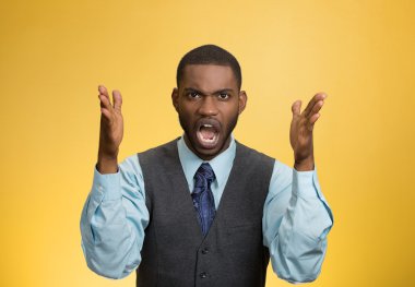 Kızgın kızgın, sarhoş kapalı yönetici adam çığlık 