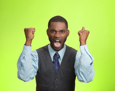 Kızgın kızgın, sarhoş kapalı yönetici adam çığlık 