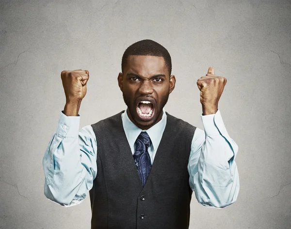 Boos gekke, pissed off uitvoerende man schreeuwen — Stockfoto