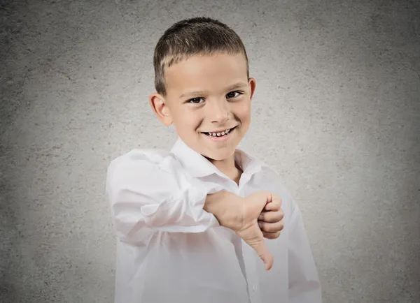Gelukkige jongen gelukkig iemand mislukt, geven duimen onderaan gebaar — Stockfoto