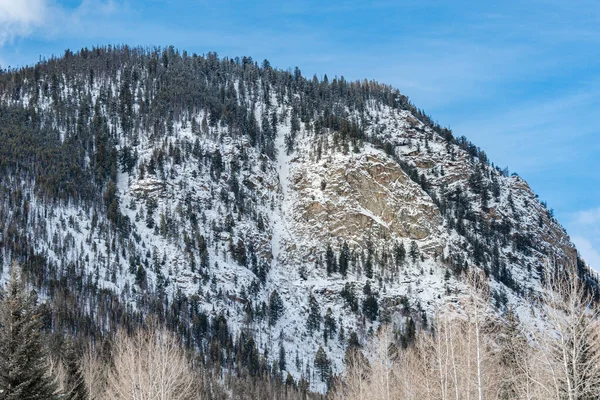 Свежий Снег Пыль Над Скальной Горой Колорадо Сша — стоковое фото