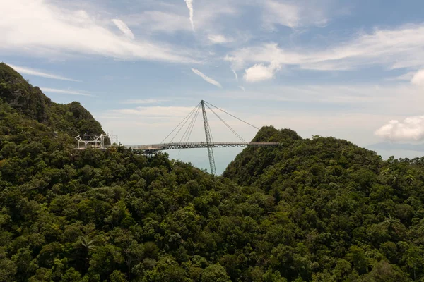 马来西亚Kedah Langkawi岛上Gunung Rumaychang山顶的Langkawi天桥的空中景观 — 图库照片