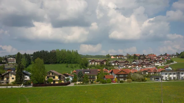 Malerischer Blick Auf Eine Schöne Kleinstadt Der Österreichischen Landschaft Mit — Stockfoto