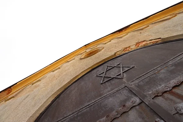 detail of the entrance gate to the Jewish cemetery