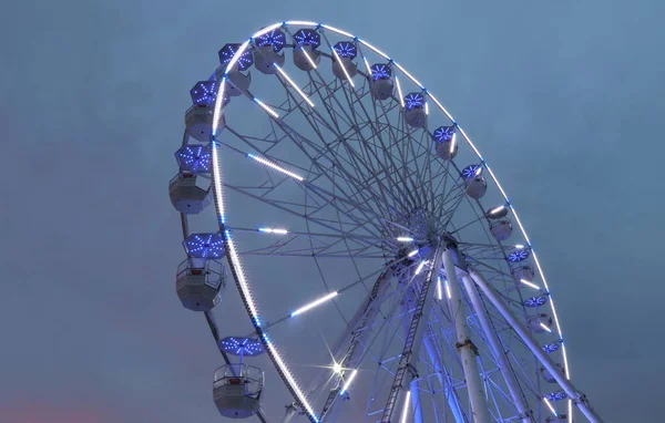 Illuminated Ferris Wheel Tourist Attraction — Stockfoto