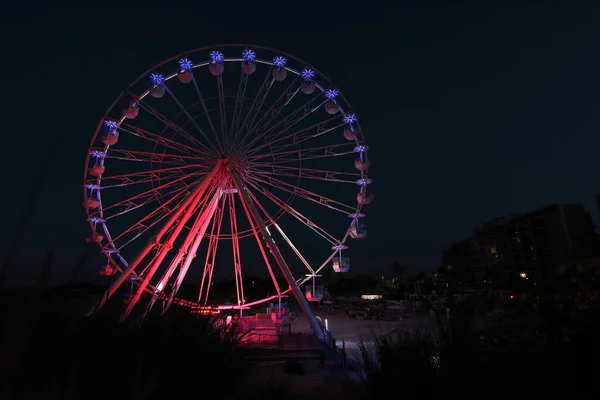 Illuminated Ferris Wheel Tourist Attraction — 图库照片