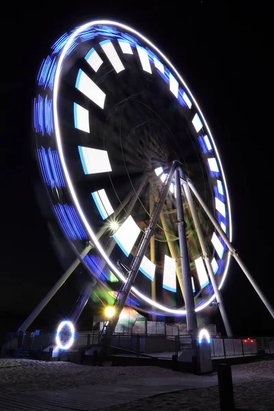 Roda Gigante Iluminada Atração Turística Noite — Fotografia de Stock
