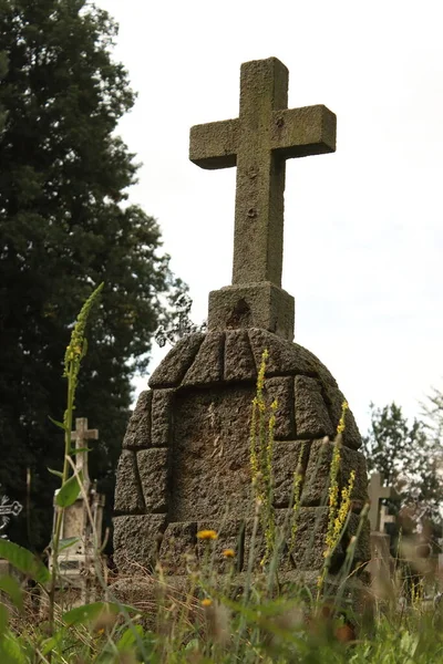 Antiguo Cementerio Judío Con Tumbas Cruces —  Fotos de Stock