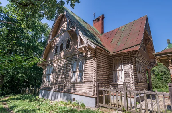 Abandoned Chalet — Stock Photo, Image