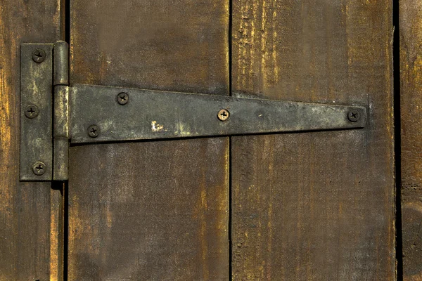 ヒンジ付きの古い木製ドア ロイヤリティフリーのストック写真