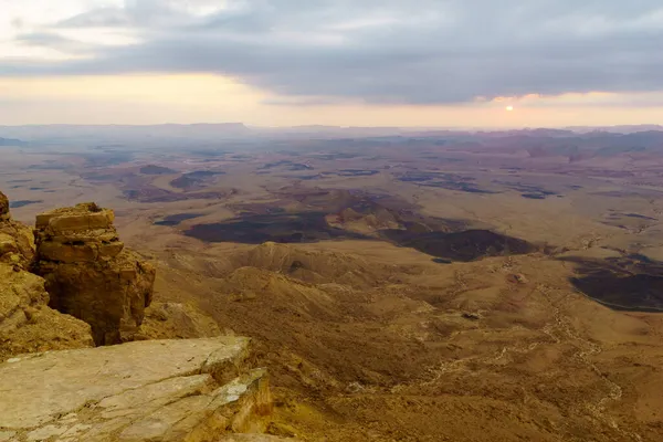 Вид Рамон Кратер Махтеш Пустыня Негев Южный Израиль Геологический Ландшафт — стоковое фото
