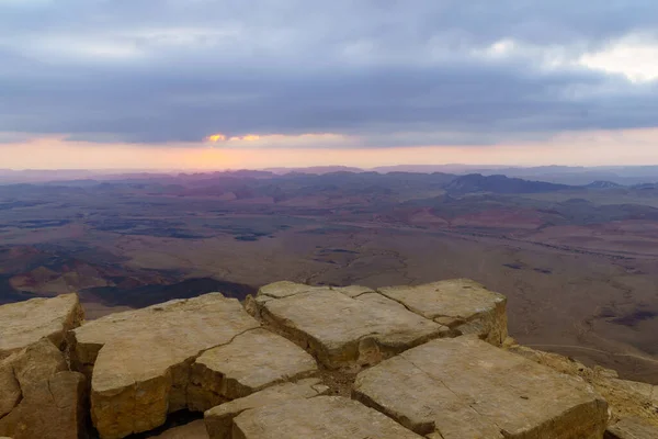 Pohled Východ Slunce Kráter Machteš Ramon Negevské Poušti Jižním Izraeli — Stock fotografie