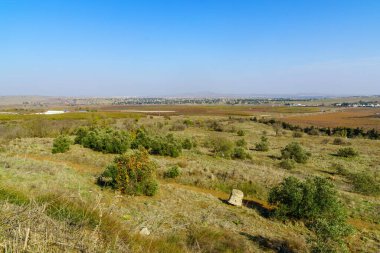 Golan Tepeleri manzarası ve Suriye sınırı manzarası. Kuzey İsrail