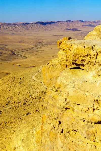 Vista Del Borde Del Acantilado Makhtesh Cráter Ramón Desierto Del — Foto de Stock