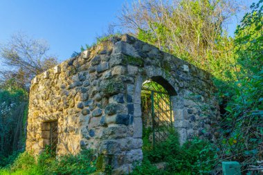 Tel Dan Doğa Koruma Alanındaki eski bir değirmen binasının görüntüsü, Kuzey İsrail