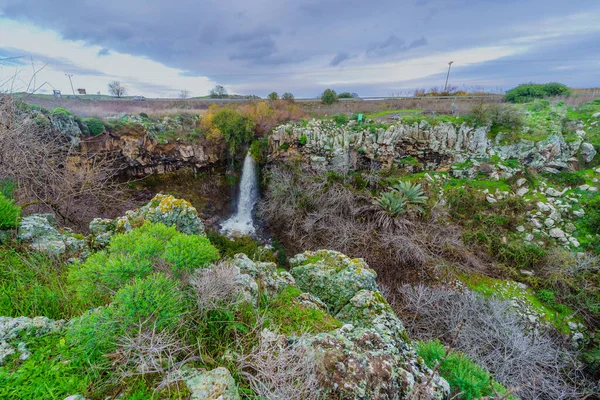 Uitzicht Ayit Waterval Landschap Een Bewolkte Winterdag Golanhoogten Noord Israël — Stockfoto