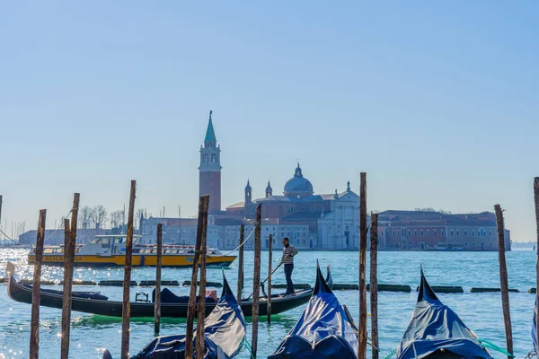 Venetië Italië Februari 2022 Zicht Een Gondelier Kerk Van San — Stockfoto