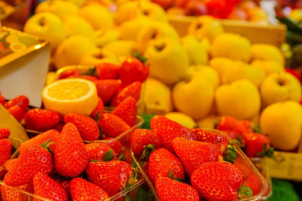 Escena Del Mercado Rialto Con Frutas Verduras Venta Venecia Véneto — Foto de Stock