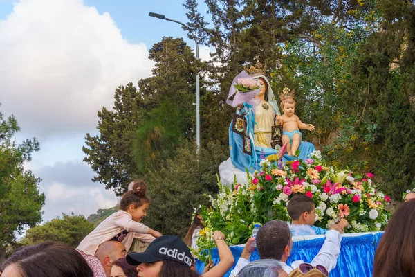 Haifa Israel Mayo 2022 Los Creyentes Levantan Estatua María Desfile — Foto de Stock