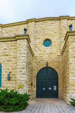 Kudüs, İsrail - 19 Kasım 2021: 1928 'de inşa edilen Kudüs' ün tarihi binasının ön cephesi. Alman Kolonisi, Kudüs, İsrail