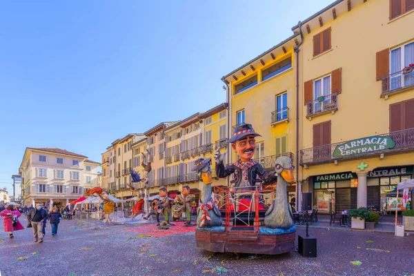 Crema Italien Februari 2022 Karnevalsscenen Domkyrkan Duomo Torget Med Paradfigur — Stockfoto