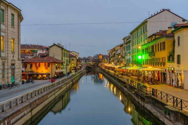 Milán Italia Marzo 2022 Vista Nocturna Del Canal Naviglio Grande —  Fotos de Stock