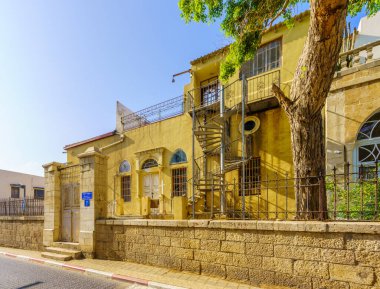 Tel Aviv, İsrail - 26 Mayıs 2022: Şu anda İsrail 'in Tel-Aviv-Yafo kentinin bir parçası olan Jaffa' da eski tarz bir Arap Evi manzarası