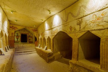 Bet Guvrin, İsrail - 21 Temmuz 2022: Bet Guvrin Ulusal Parkı, Güney-Orta İsrail 'deki antik Sidonian Gömü Mağaraları